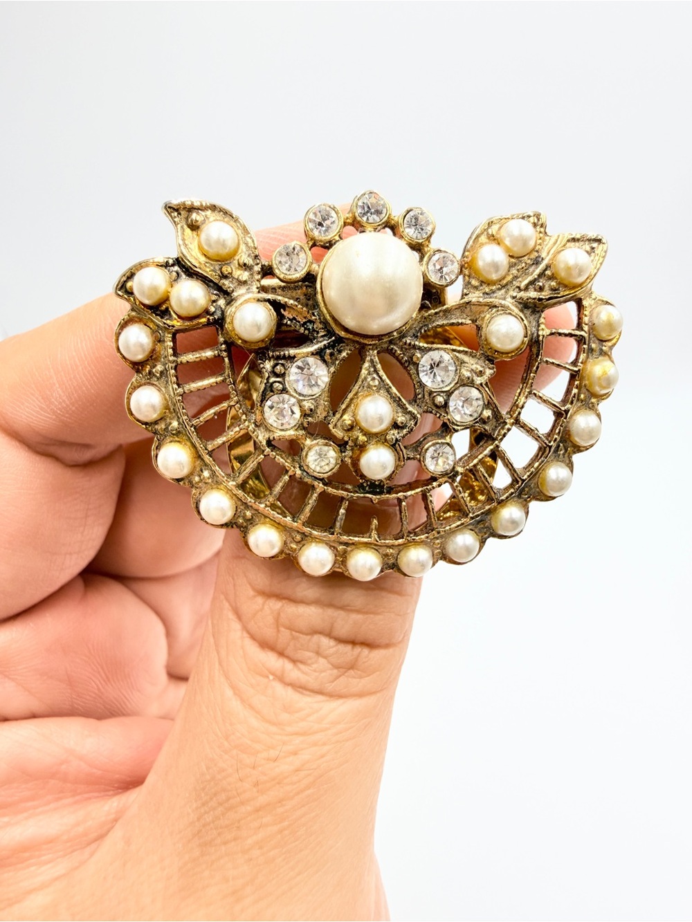 Vintage Gold Tone Faux Pearl Rhinestone Sweater Guard Scarf Clip
